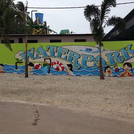 Hs Farm Waterpark Hotel Muar Esterno foto