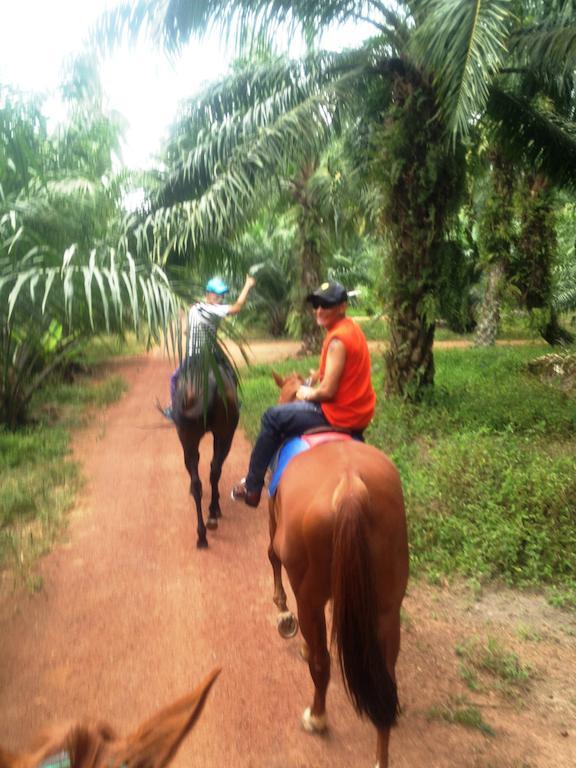 Hs Farm Waterpark Hotel Muar Esterno foto