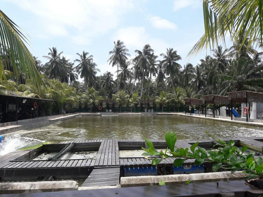 Hs Farm Waterpark Hotel Muar Esterno foto