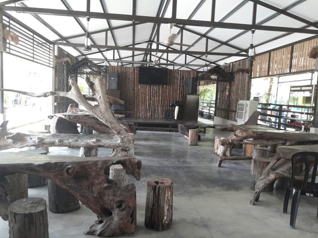 Hs Farm Waterpark Hotel Muar Esterno foto
