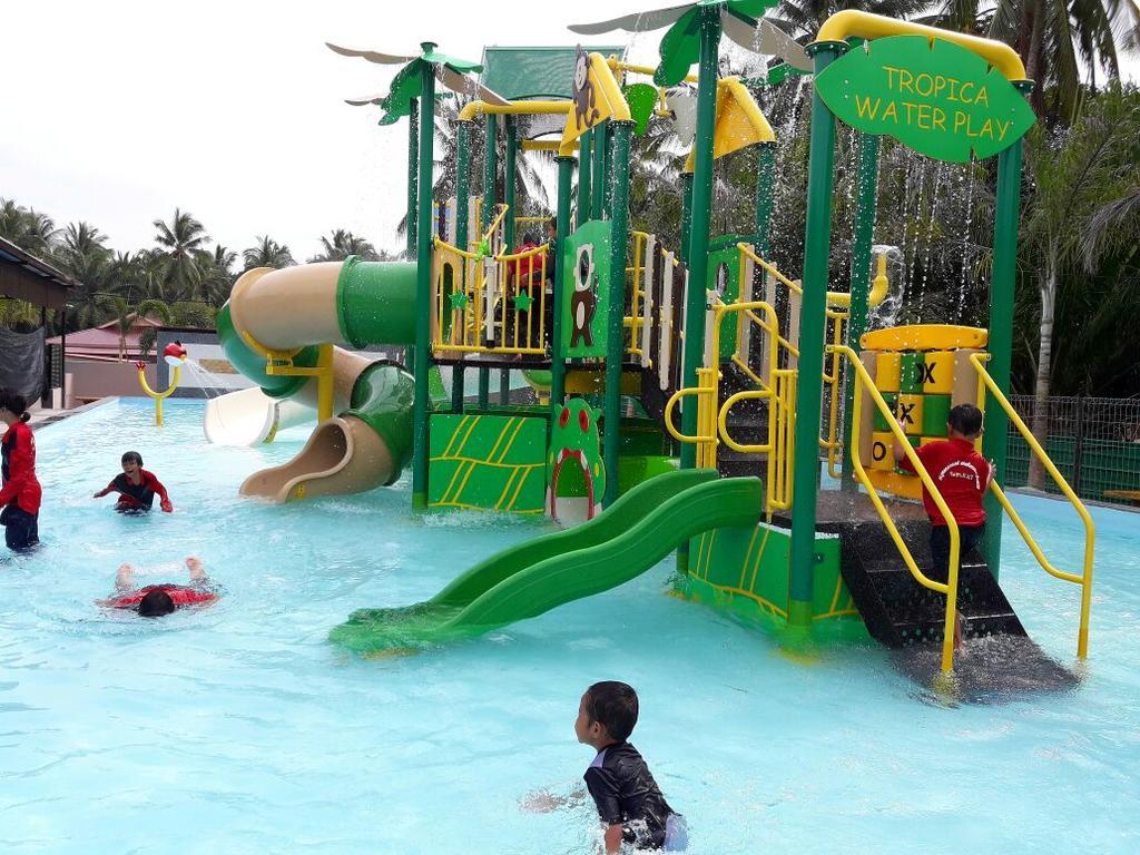 Hs Farm Waterpark Hotel Muar Esterno foto